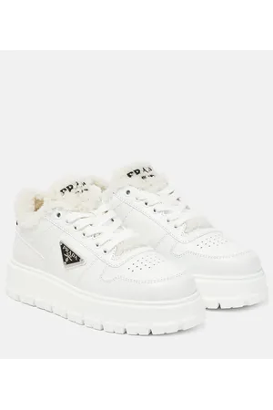 Prada Plateau-Sneakers mit Shearling