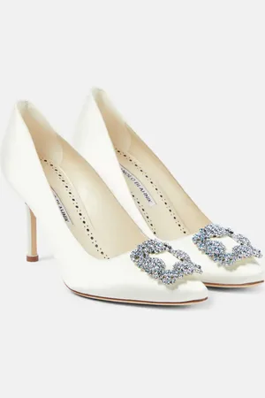 Manolo Blahnik Bridal Pumps Hangisi 90 aus Satin mit Kristallen