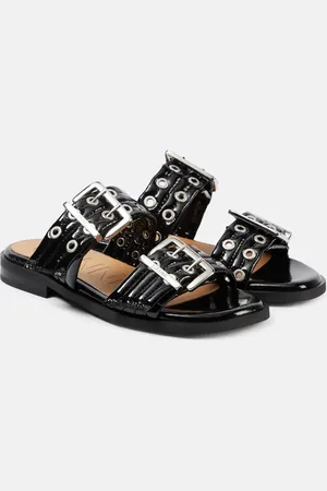 Ganni Verzierte Sandalen aus Lackleder
