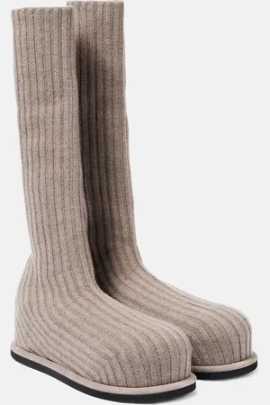 Amina Muaddi Stiefel Veneda 15 aus Strick