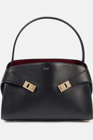 Salvatore Ferragamo Schultertasche Hug Soft Medium aus Leder