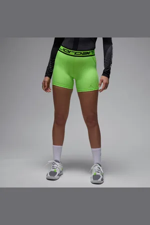 Jordan SportDamenshorts (ca. 13 cm)