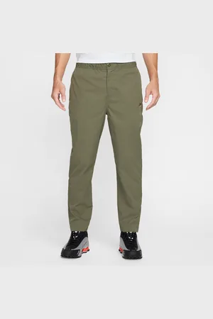 Nike Club schmal zulaufende Hose aus Webmaterial (Herren)