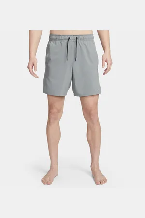 Nike UnlimitedVielseitige Dri-FIT Herrenshorts ohne Futter (ca. 18 cm)