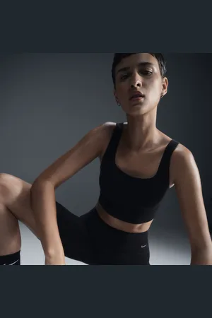 Nike ZenvyGepolsterter Longline-Sport-BH mit mittlerem Halt