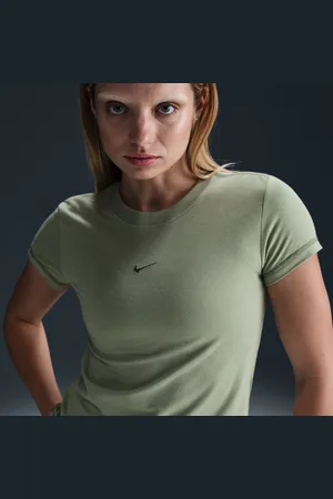 Nike Sportswear Chill Knit schmal geschnittenes Kurz-T-Shirt (Damen)
