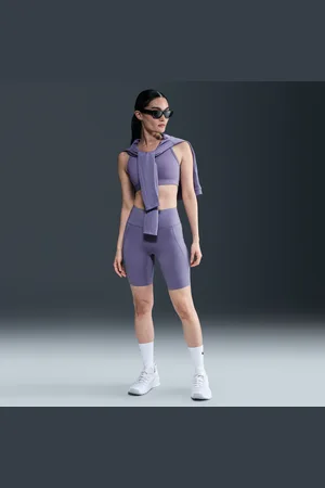 Nike Universa Bike Shorts mit Taschen, mittlerem Halt und hohem Bund für Damen (ca. 20,5 cm)