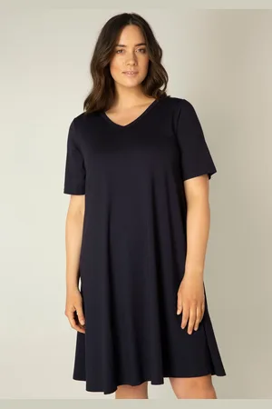 Base Level Shirtkleid »Abernathy«, In leicht ausgestellter Form