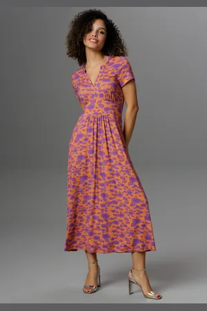 Aniston Sommerkleid, mit topmodischem Blumendruck