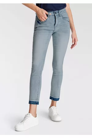 Bruno Banani 5-Pocket-Jeans, mit offenem Saum NEUE KOLLEKTION