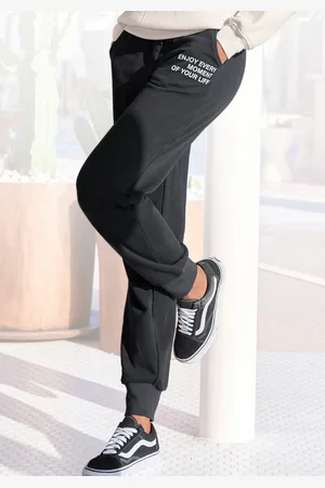 Buffalo Jogginghose, mit seitlichen Eingrifftaschen, Loungeanzug