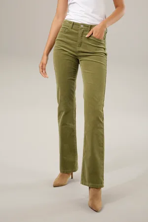 Aniston Cordhose, in trendiger Bootcut-Form