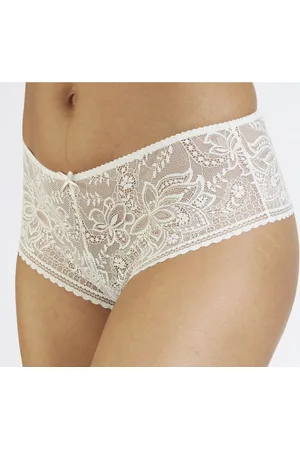 Lascana Panty »Luciana«, aus feiner, dezent transparenter Spitze in blumiger Optik