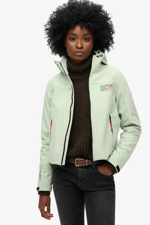 Superdry Outdoorjacke »HOODED SOFT SHELL TREKKER JKT«, mit Kapuze