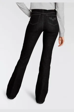 ARIZONA Bootcut-Jeans »Comfort-Fit«, ausgestellte Beinform, mit Eingrifftaschen, High-Waist