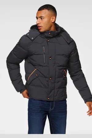 Bruno Banani Steppjacke, mit Kapuze, für Übergangswetter, wasserabweisend, taillierter Schnitt