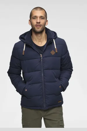 Bruno Banani Steppjacke, mit Kapuze, leicht, wasserabweisend, modischer Stil, mit dekorativen Badges