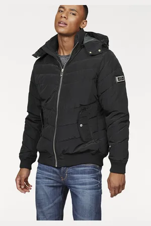 Bruno Banani Blouson, mit Kapuze, aus schnelltrocknendem Material, trendiger Stil