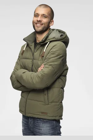 Bruno Banani Steppjacke, mit Kapuze, leicht, wasserabweisend, modischer Stil, mit dekorativen Badges