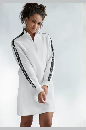 French Connection Sweatkleid, mit Stehkragen und Logoprint Einsätzen auf den Ärmeln.