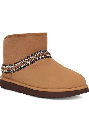 UGG Schlupfboots »CLASSIC MINI CRESCENT«, Winterstiefel, Snowboots mit kuscheliger Innenausstattung