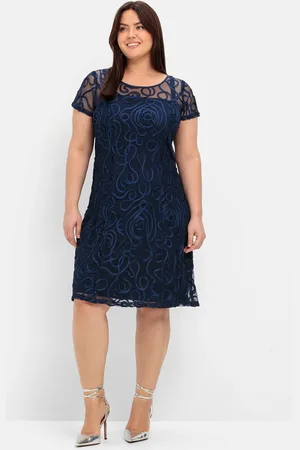Sheego Spitzenkleid »Spitzenkleid in leicht ausgestellter Passform«, in leicht ausgestellter Passform