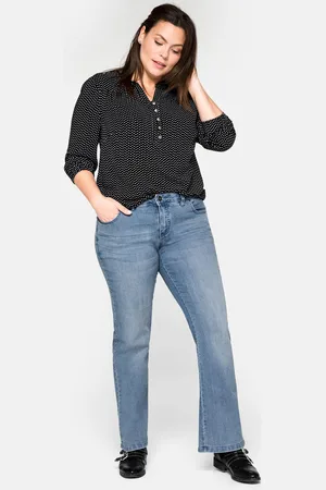 Sheego Bootcut-Jeans »Jeans in 5-Pocket-Form, mit Used-Effekten«