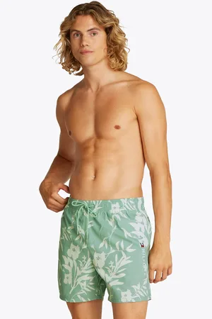 Tommy Hilfiger Badeshorts »MEDIUM DRAWSTRING PRINT«, mit tropischem Muster, mit Logostickerei