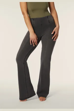 Freddy Leggings »NOW FLARE YOGA«, mit Lifting & Shaping Effekt