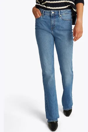 Tommy Hilfiger Bootcut-Jeans »Bootcut Regular Waist«, mittlere normale Leibhöhe, mit Bügelfalten, mit Nieten
