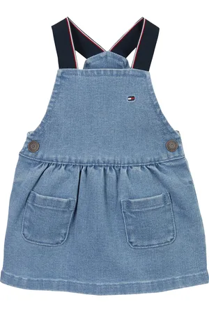 Tommy Hilfiger Latzkleid »DENIM DUNGAREE DRESS«, mit Logostickerei, mit Knöpfen