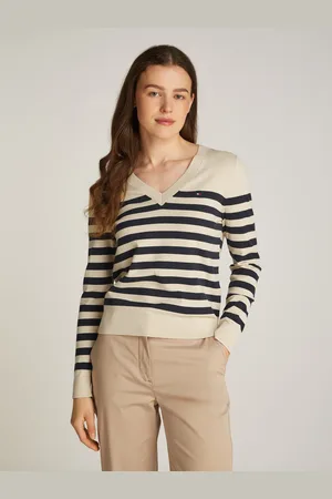 Tommy Hilfiger V-Ausschnitt-Pullover, mit Logo-Stickerei