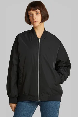 Calvin Klein Bomberjacke »LONG BOMBER«, mit Logodruck, Rumpfabschluss verengt durch Gummizug