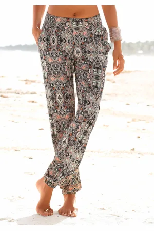 QS by s.Oliver Strandhose, mit Alloverprint und Taschen, Stoffhose, Sommerhose, elastisch