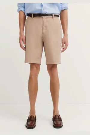 Bugatti Bermudas, im lässigen Stil