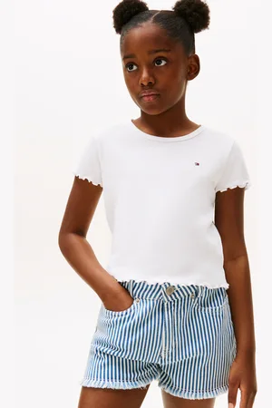 Tommy Hilfiger T-Shirt »ESSENTIAL RIB TOP SS«, mit Babylock-Kanten, mit Logostickerei