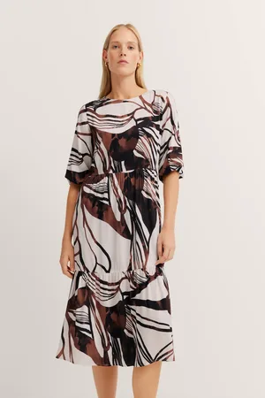 Bugatti Sommerkleid, mit Volants & Teilungsnähten