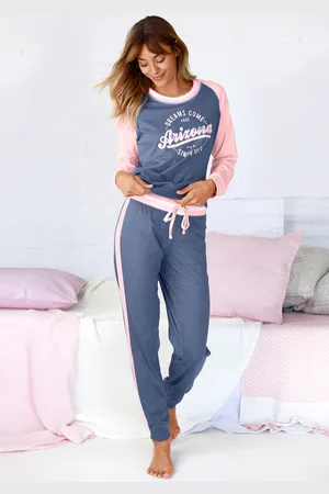 ARIZONA Pyjama, (2 tlg.), im College-Look mit Folienprint