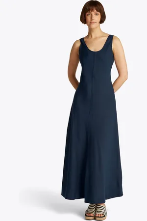 Tommy Hilfiger Maxikleid »TEXTURED LINEN TANK MAXI DRESS«, mit Metalllabel,kühlendes Premium Leinen