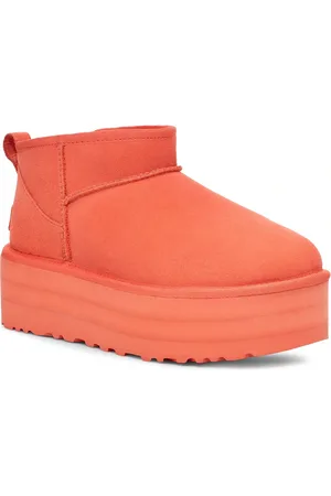 UGG Winterboots »Classic Ultra Mini Platform«, Plateaboots, Schlupfstiefel mit Plateausohle