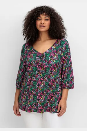 Sheego T-Shirt »Shirt mit Allover-Blumendruck und tiefem Ausschnitt«