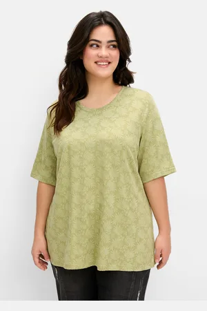 Sheego T-Shirt »Shirt mit Alloverprint, leicht tailliert«