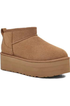 UGG Winterboots »Classic Ultra Mini Platform«, Plateaboots, Schlupfstiefel mit Plateausohle