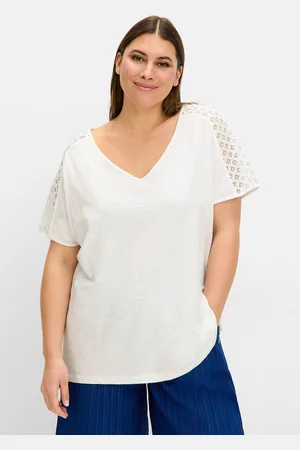Sheego T-Shirt »Shirt mit Spitze und V-Ausschnitt, aus Flammgarnjersey«