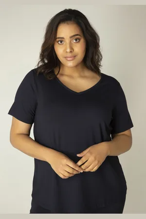 Base Level T-Shirt »Alba«, Weich fließende, formstabile Qualität