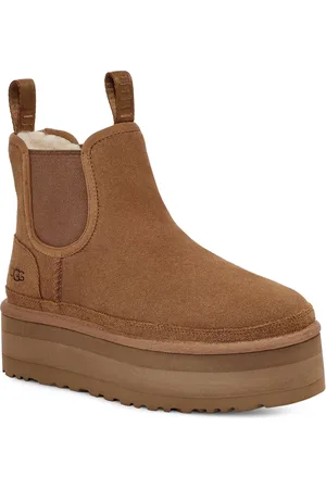 UGG Chelseaboots »NEUMEL PLATFORM CHELSEA«, Plateaustiefel, Winterstiefel mit praktischen Anziehlaschen