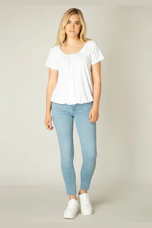 Base Level T-Shirt »Yona«, mit Raffung am Ausschnitt und elastischem Bund