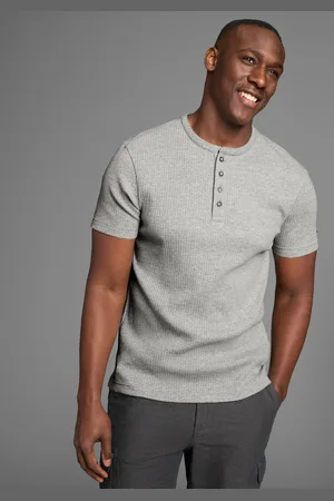 Bruno Banani Henleyshirt, in elastischer Rippenqualität
