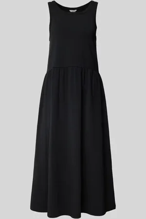 B YOUNG Midikleid mit geripptem Rundhalsausschnitt Modell 