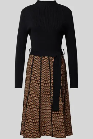 Apricot Knielanges Kleid mit Feinripp in , Größe L